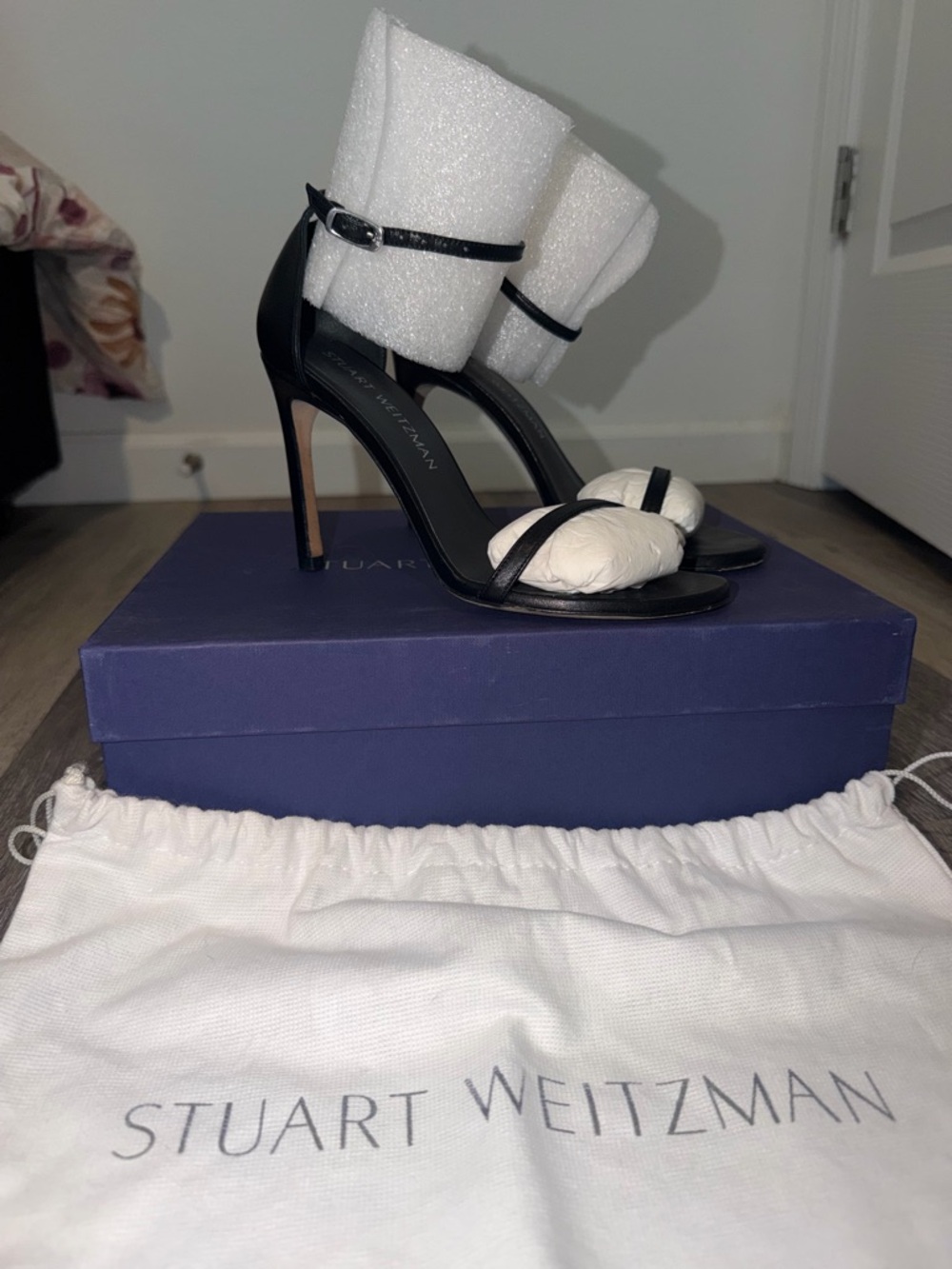 Stuart Weitzman Nudistong Heel- black leather